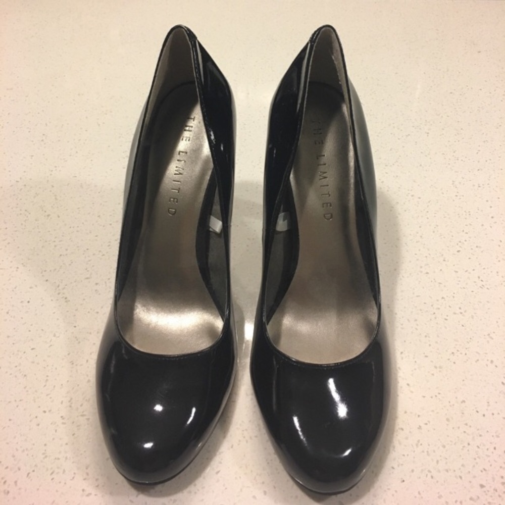 NEW black heels